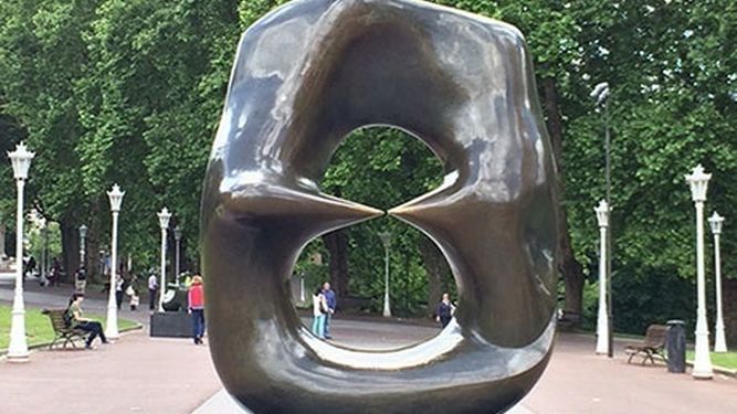 https://arte.news/wp-content/uploads/2016/12/Logrono-esculturas-monumentales-Henry-Moore_976412793_118043165_667x375.jpg